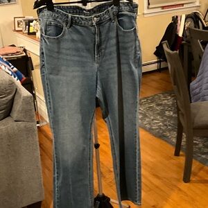 Old Navy Women's Boot cut Blue Jeans NWT. Size 18